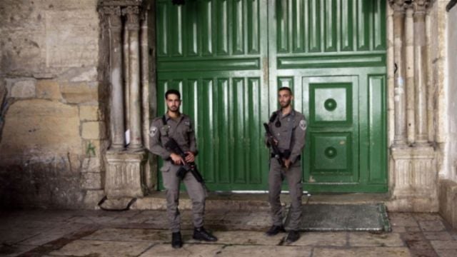 Israel advierte que los detectores de metal seguirán en entradas de la mezquita de Al Aqsa